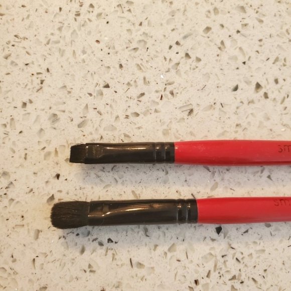 Set 2 Smashbox Brushes 28 Eye Liner Brush 32 Eyeshadow Makeup Cosmetic Red Black - Picture 7 of 7